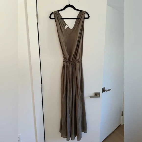 sachin and babi light blue dress modern khaki puff sleeve maxi dress finished with wide, flounce hem and a  flared cut. / xl-xxl / L: 44” / Mine ₱700 Steal ₱850 Grab ₱1200